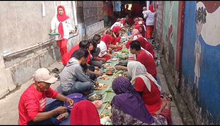 Botram 81 Meter Disuguhkan Warga Pandawa 01 Pasar Sindanglaya dalam Memeriahkan HUT RI ke-81
