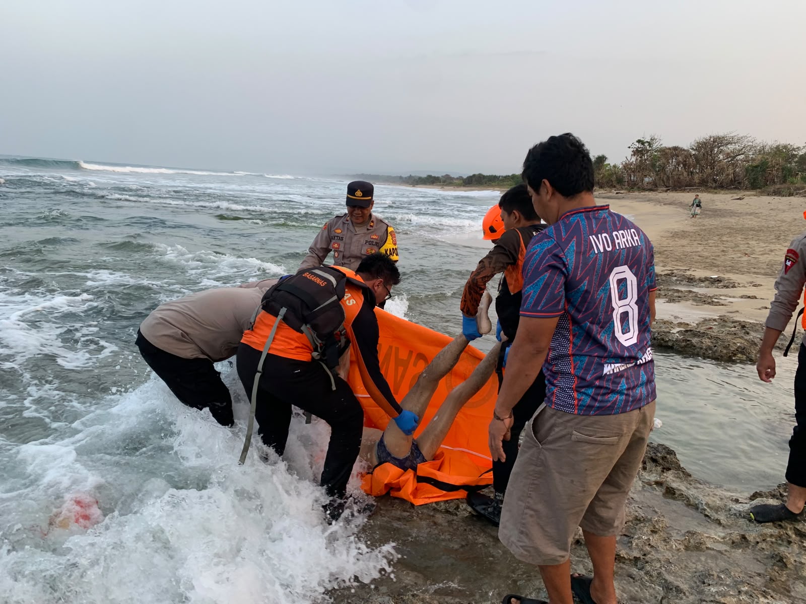 Tiga Wisatawan Hilang di Pantai Karangpapak Garut Akhirnya Ditemukan