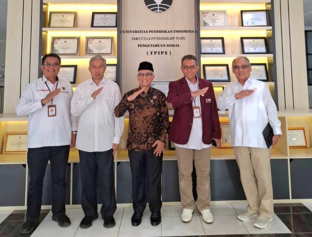 Bedah Buku “Jakarta 1998” di UPI, Wamendikdasmen Ajak Generasi Muda Belajar dari Sejarah Reformasi